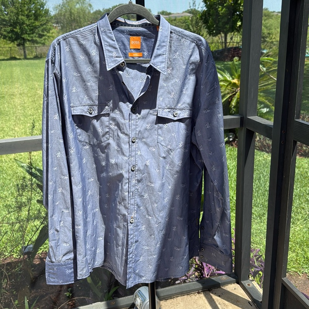 Hugo Boss Men's XXL slim fit Button Down Shirt with floral accent design